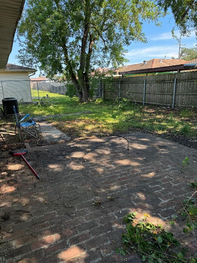 Building Photo - 4627 Evangeline Dr