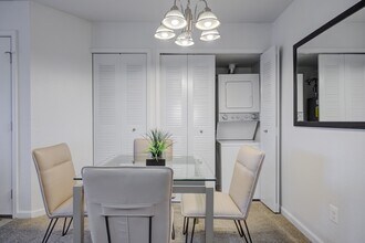 Oak Hill Apartments photo'