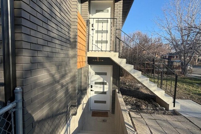Foto del edificio - 365 Downington Ave S
