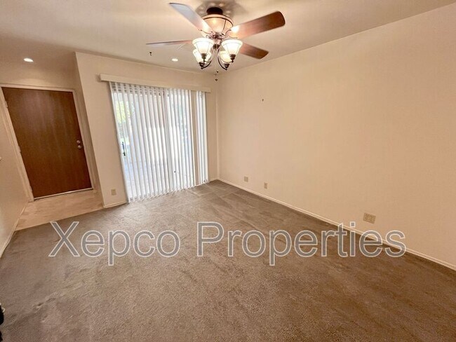 Building Photo - 420 N Villa Ct