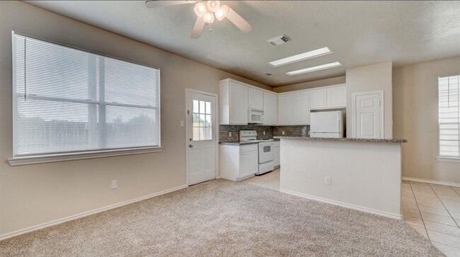 Foto del edificio - 8743 Thistlemoor Ln