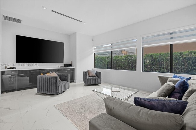 Building Photo - 17900 SW 149th Ave