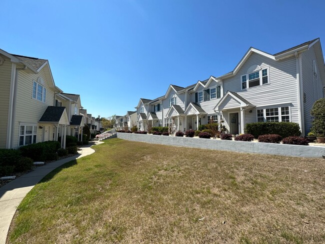 Building Photo - Charming 2-Bedroom, 2.5-Bath Fully Furnish...