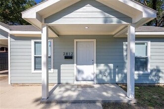 Building Photo - 2812 Dogwood Park Dr