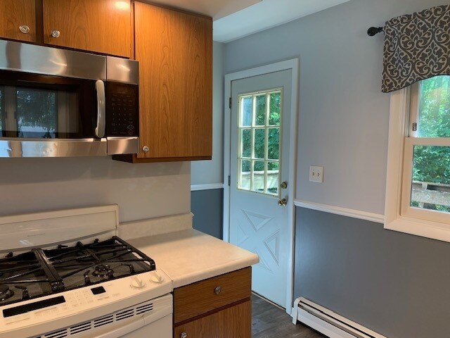 Foto del edificio - 18220 W Lindenwood Dr