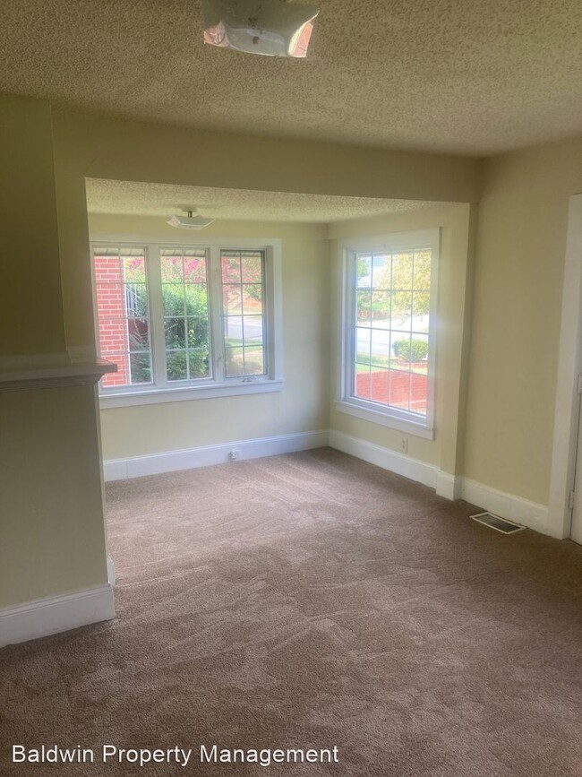 Building Photo - 3 br, 1 bath House - 400 W 25TH STREET