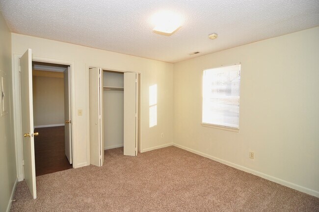 Foto del edificio - 4524 Bonnell Dr NW