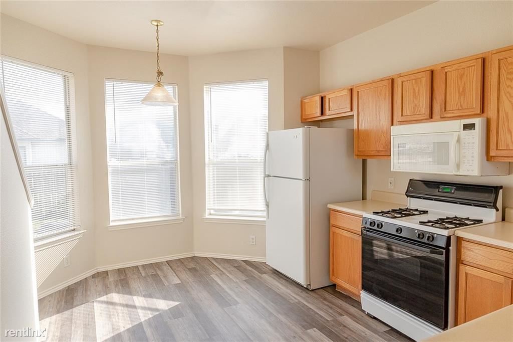 110 E Old Settlers Blvd, Round Rock, TX 78664 Townhome Rentals in