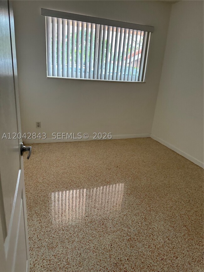 Foto del edificio - 7931 SW 13th St