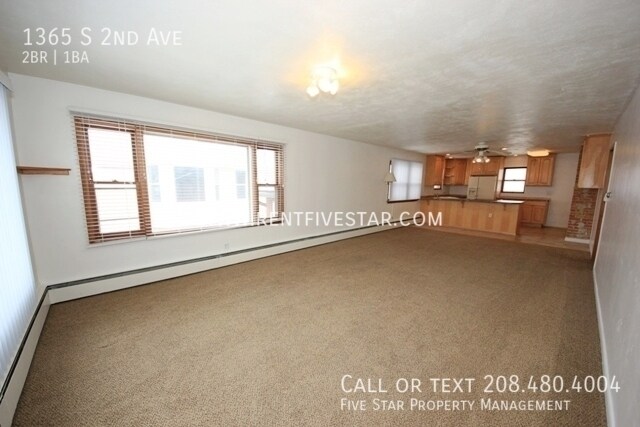 Building Photo - 2 Bedroom Upstairs Apartment Available Nea...