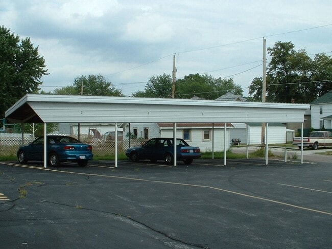Building Photo - 1445 W 16th St