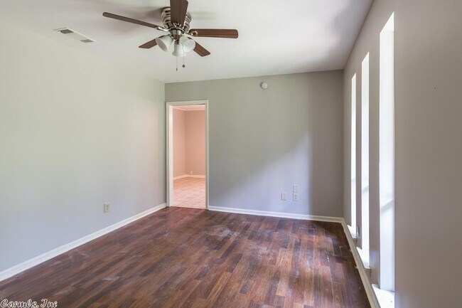 Building Photo - 8 Bellemeade Dr