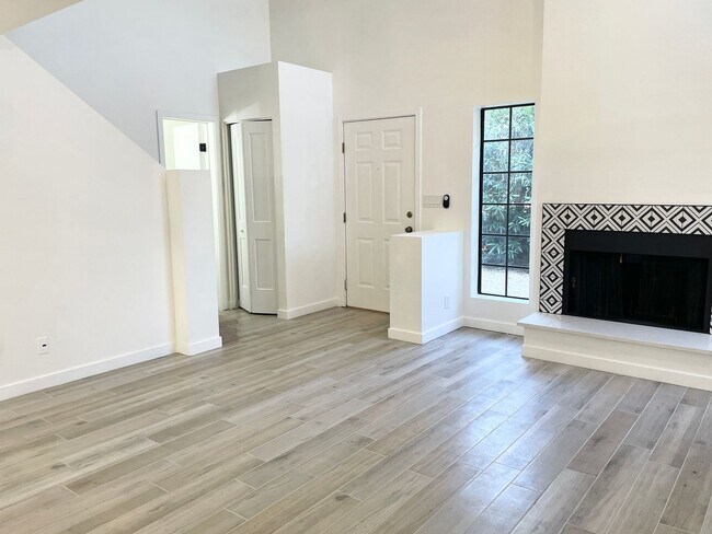 Photo - Stunning 1 Bedroom/1.5 Bath Condo with Gor...