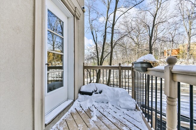 Building Photo - 50 Old Yonge St