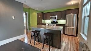 Photo du bâtiment - SPOTLESS 4 BEDROOM HOME FOR RENT IN PETERB...