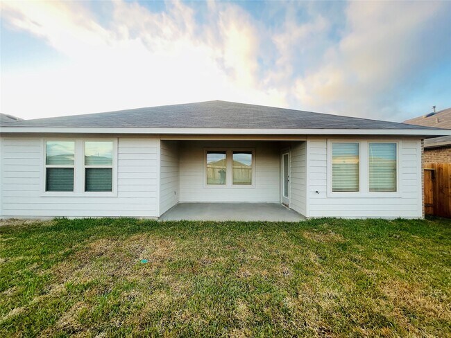 Foto del edificio - 5146 Bay Mdws Ln