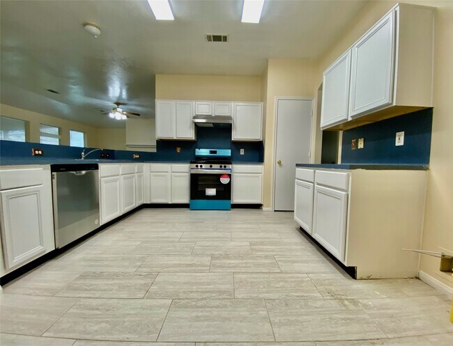 Foto del edificio - 20334 Linden Tree Dr