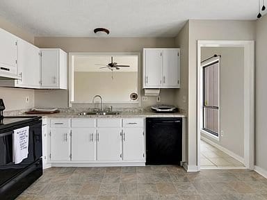 Foto del edificio - 6954 Candlewood Dr