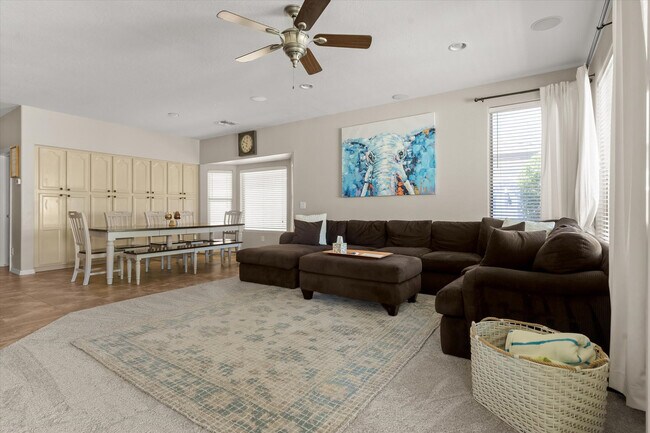 Foto del edificio - 3076 E Blue Ridge Pl