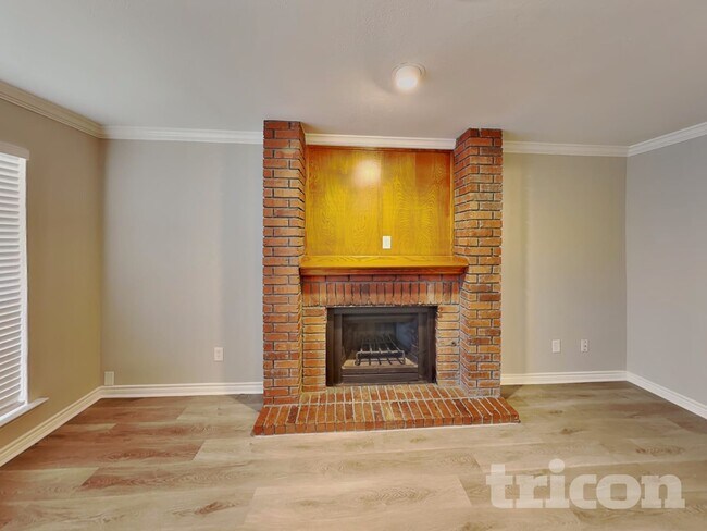 Foto del edificio - 2124 Glenn Ln