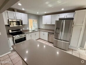 Building Photo - 14801 N 25th Dr