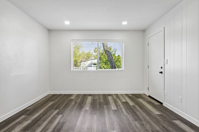 Photo - 1227 W 4th St Apartment