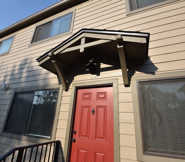 Building Photo - Spruce Street Apartments