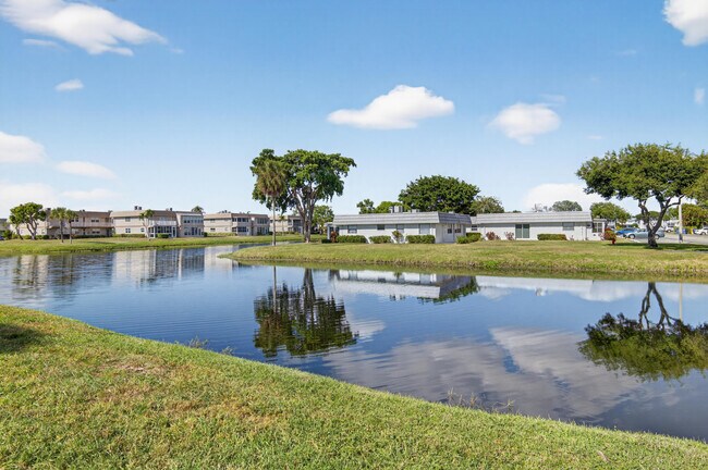 Foto del edificio - 118 Monaco Blvd