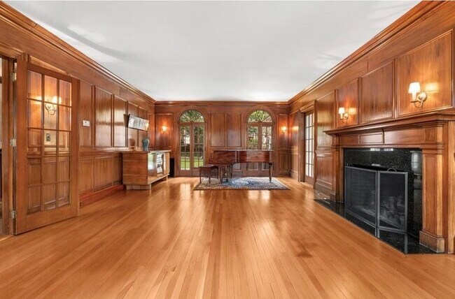 Building Photo - 691 Boylston St