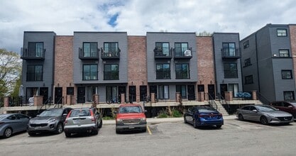 Building Photo - 169 Lancaster Street W, Apartments and Tow...