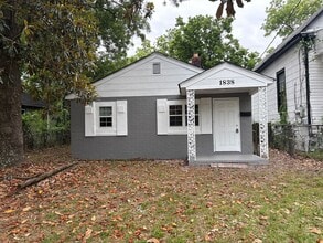 Building Photo - 1838 Watkins St