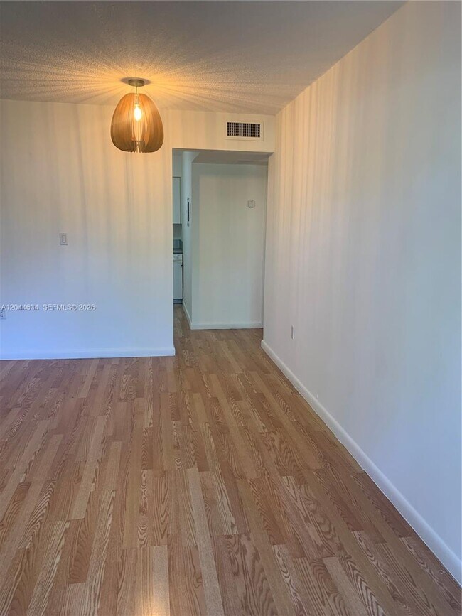 Foto del edificio - 2460 SW 18th Ave