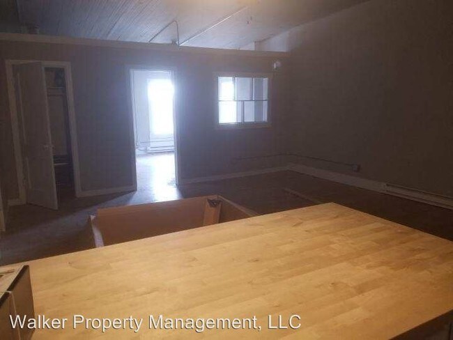 Foto del edificio - 1 br, 1 bath House - 155 E. Main St. Apt. B