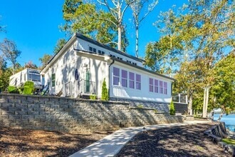 Building Photo - 6788 Bucleigh Rd