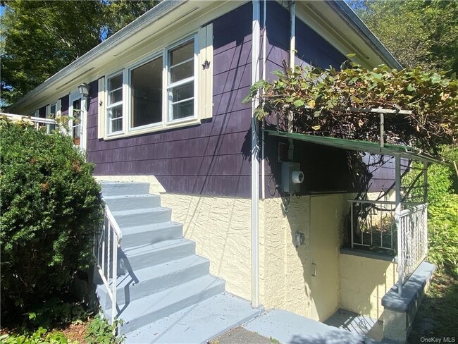 Building Photo - 8 Brookside Rd