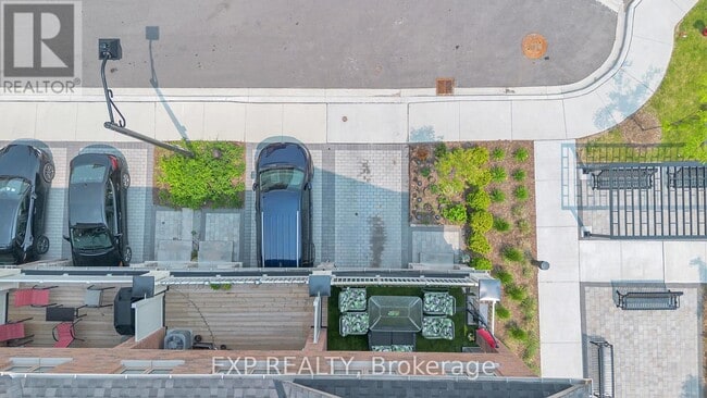 Building Photo - 517 Old Harwood Ave