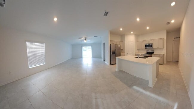 Building Photo - 333 Lawson Ave