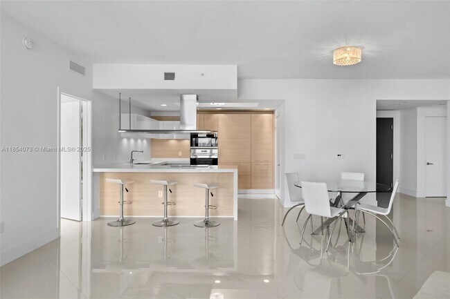 Foto del edificio - 17301 Biscayne Blvd
