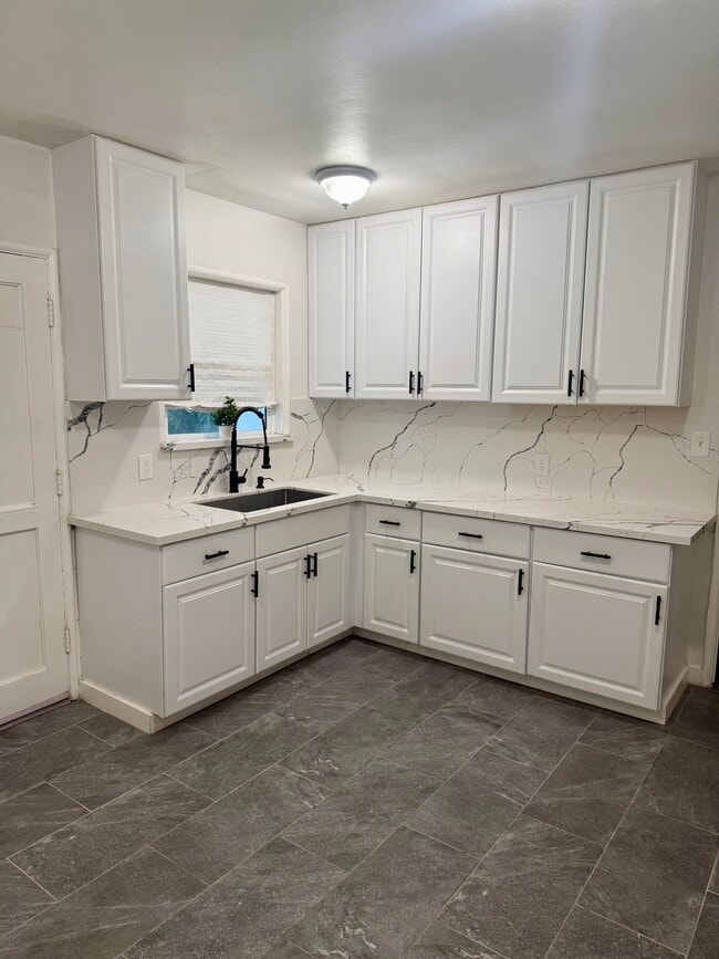 Building Photo - 44742 Gadsden Ave