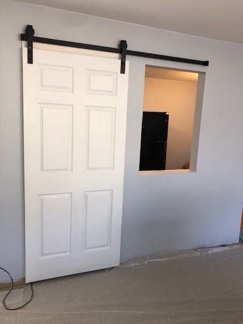 Building Photo - 225 Country Club Dr