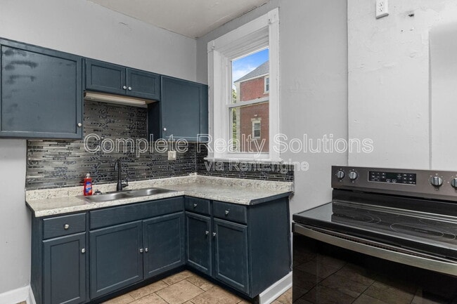 Building Photo - 5866 Etzel Ave