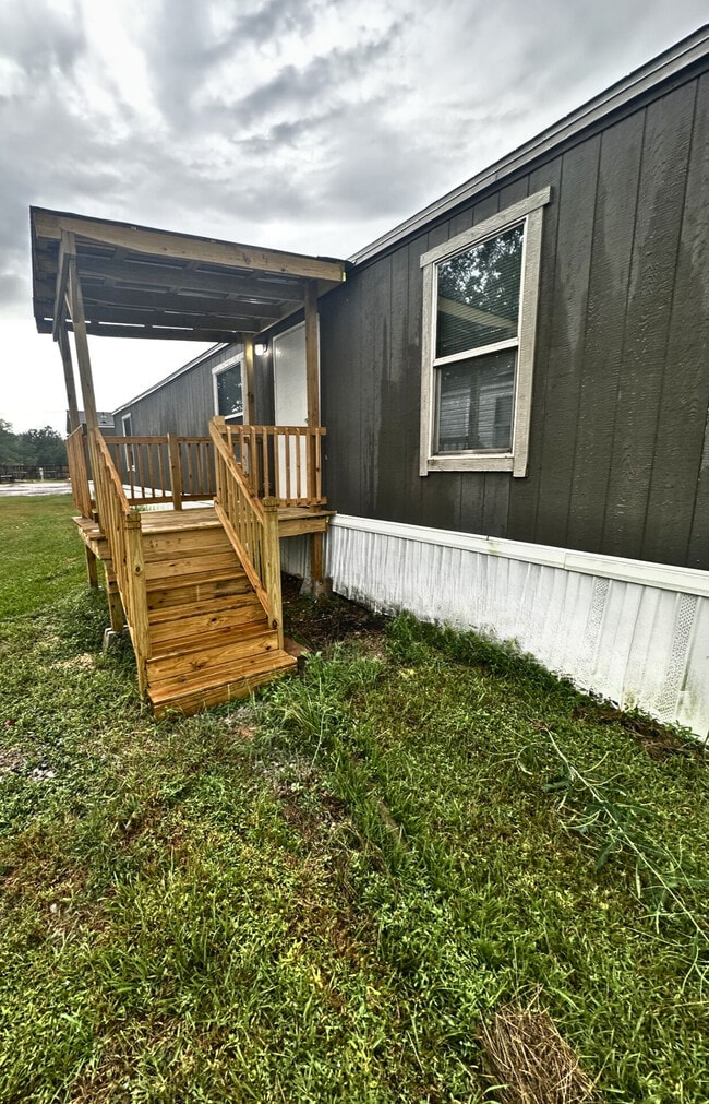 Building Photo - 18325 Miller Ln