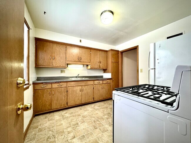 Foto del edificio - 608 N 90th St