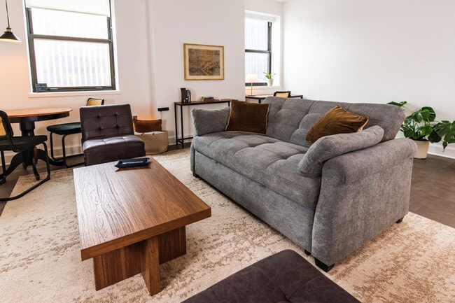 Building Photo - 758 N Broadway