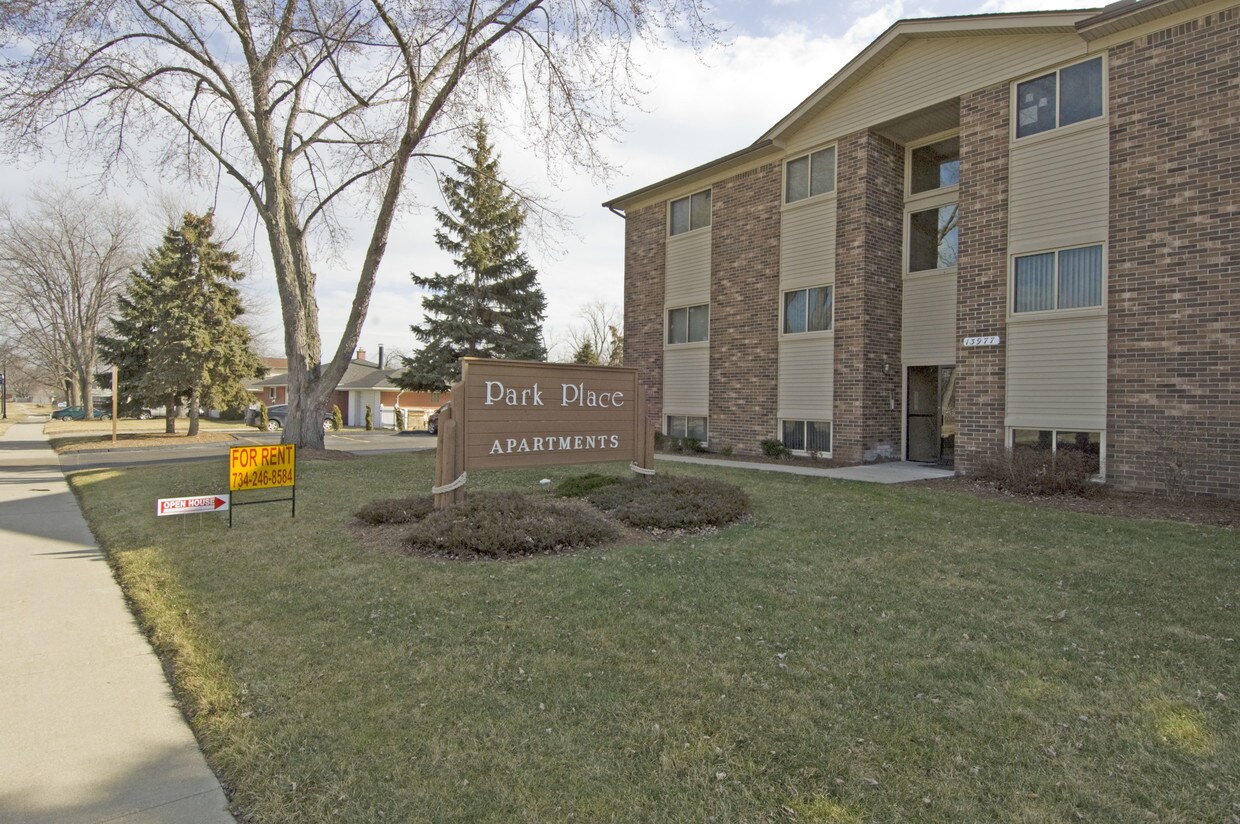 Park Place Apartments - 13977 Middle Gibraltar Rd