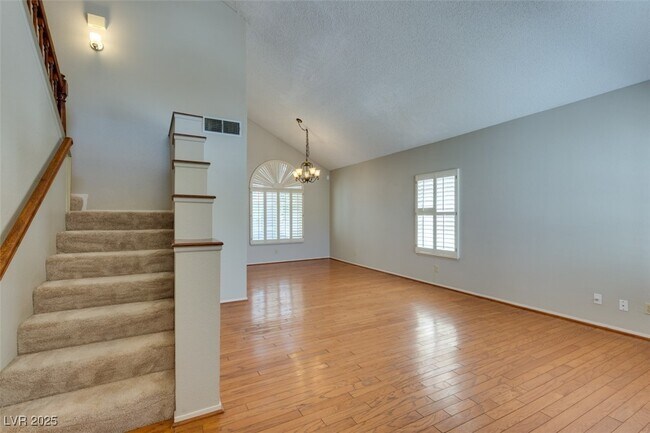 Building Photo - 292 Kershner Ct