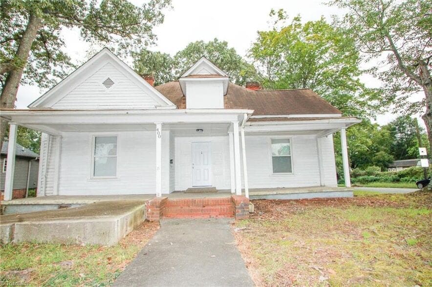 Primary Photo - 400 E Sprague St