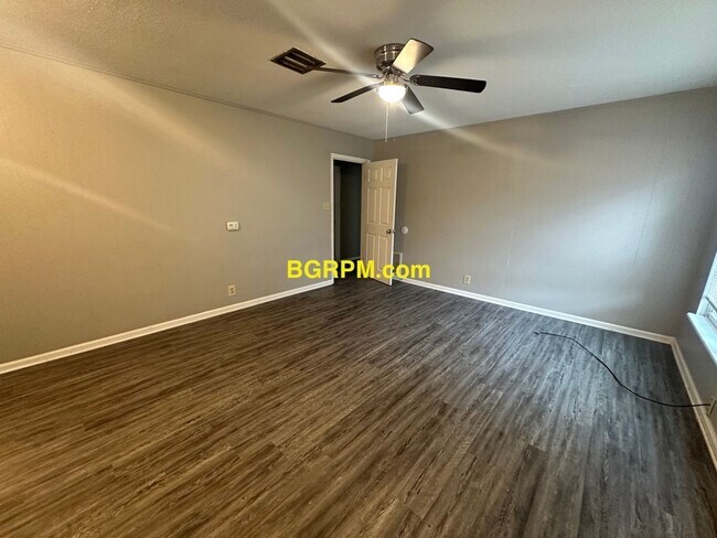 Foto del edificio - 3 BD, 1 1/2 BA, Home in Jacksonville