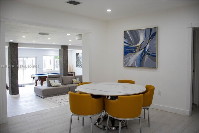 Foto del edificio - 295 NE 150th St