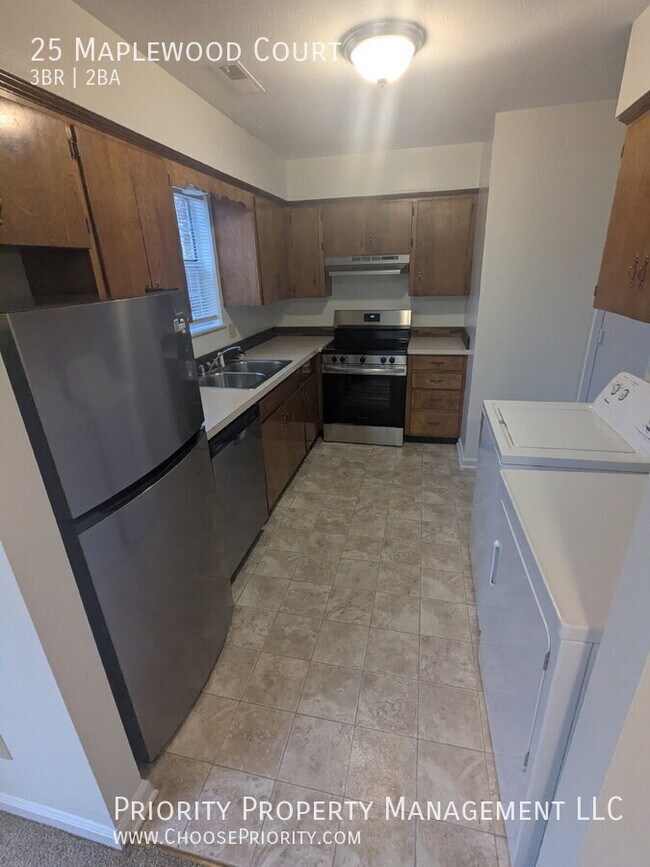 Foto del edificio - 25 Maplewood Ct